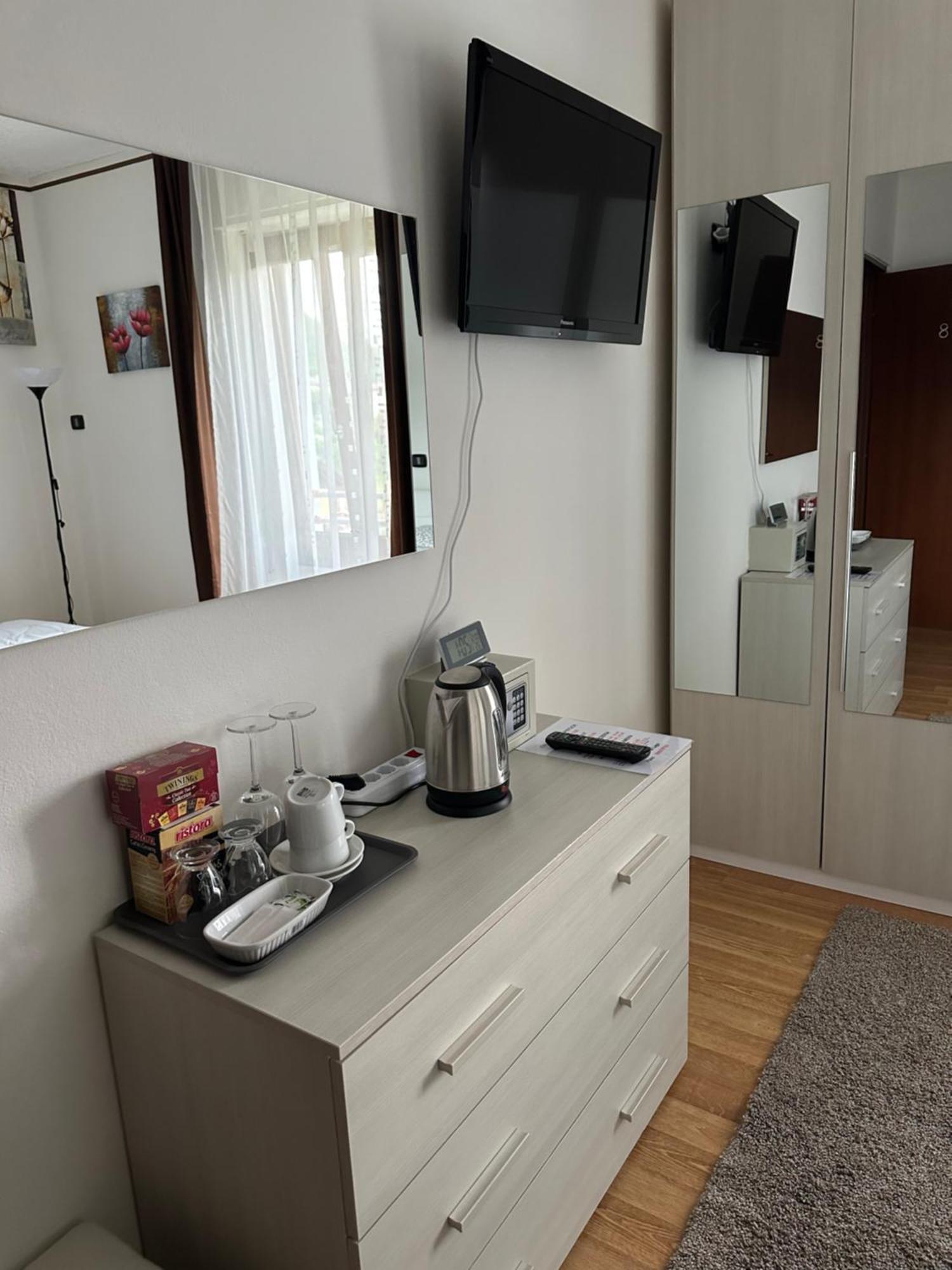 Albergo Al Lago Анфо Экстерьер фото