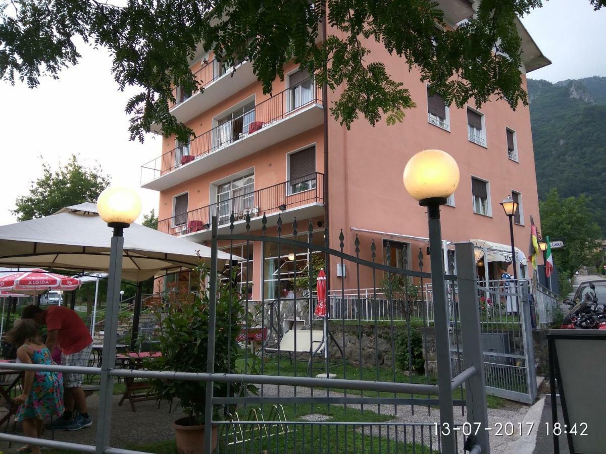Albergo Al Lago Анфо Экстерьер фото